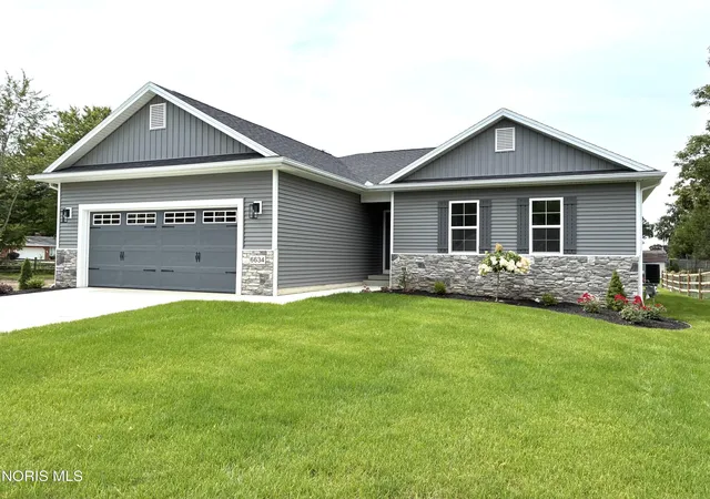 Photo 2 of Single family home for sale at 6634 Long St, Whitehouse, OH 43571 | MLS# 10012385 | Listing updated on 2026-10-06