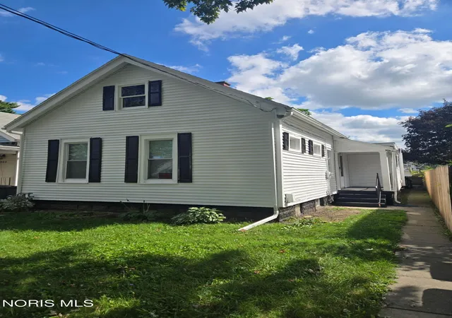 Photo 2 of Single family home for sale at 311 White St, Toledo, OH 43605 | MLS# 10013661 | Listing updated on 2026-09-25