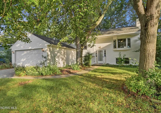 Photo 1 of Single family home for sale at 328 Birchdale Rd, Perrysburg, OH 43551 | MLS# 10012284 | Listing updated on 2026-09-20