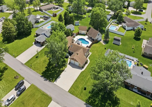 Photo 2 of Single family home for sale at 313 Charloe Cir, Ottawa, OH 45875 | MLS# 10012846 | Listing updated on 2026-09-02