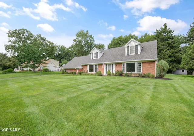 Photo 2 of Single family home for sale at 6356 Oakland Ct, Sylvania, OH 43560 | MLS# 10012562 | Listing updated on 2026-09-16