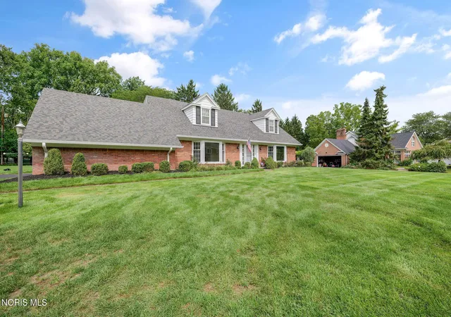Photo 3 of Single family home for sale at 6356 Oakland Ct, Sylvania, OH 43560 | MLS# 10012562 | Listing updated on 2026-09-16