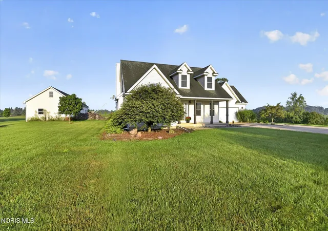 Photo 3 of Single family home for sale at 14485 County Rd 2, Swanton, OH 43558 | MLS# 10012268 | Listing updated on 2026-09-09