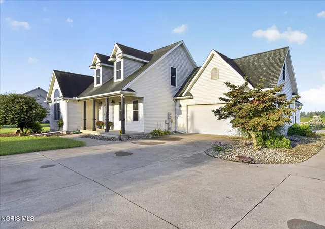 Photo 3 of Single family home for sale at 14485 County Rd 2, Swanton, OH 43558 | MLS# 10012268 | Listing updated on 2026-09-09