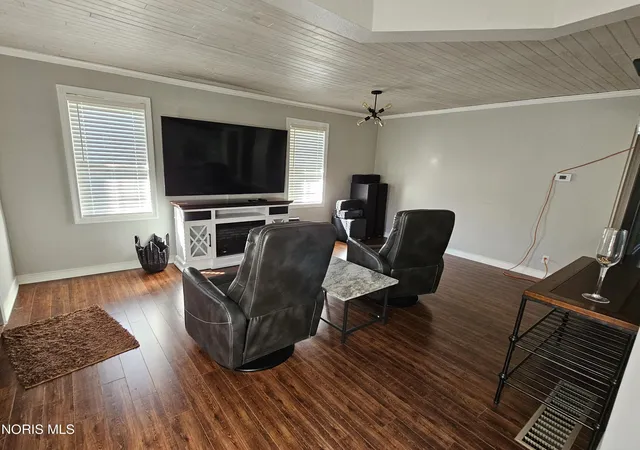 Photo 3 of Single family home for sale at 5013 Allen St, Sylvania, OH 43560 | MLS# 10013270 | Listing updated on 2026-09-23