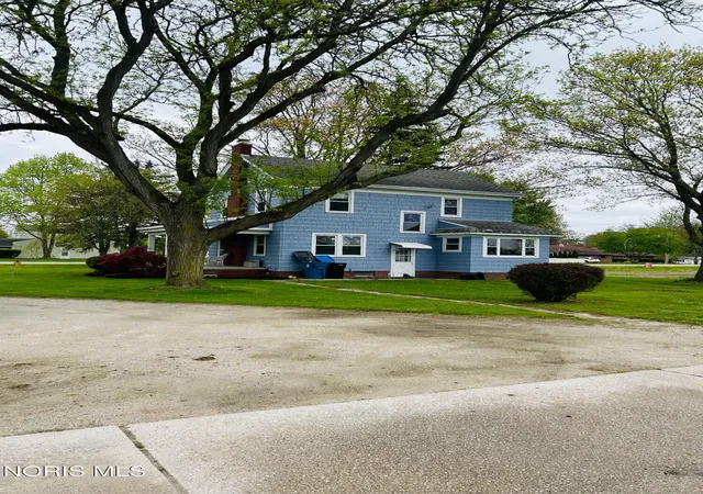 Photo 1 of Single family home for sale at 3216 Brown Rd, Oregon, OH 43616 | MLS# 10014842 | Listing updated on 2026-10-23