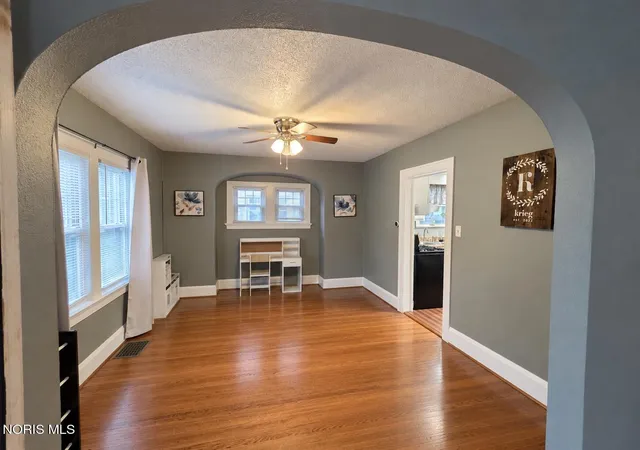 Photo 4 of Single family home for sale at 4102 Garrison Rd, Toledo, OH 43613 | MLS# 10012343 | Listing updated on 2026-09-11