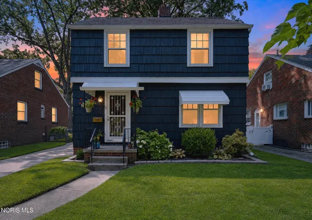 Photo 3 of Single family home for sale at 4229 Grantley Rd, Toledo, OH 43613 | MLS# 10012803 | Listing updated on 2026-09-13