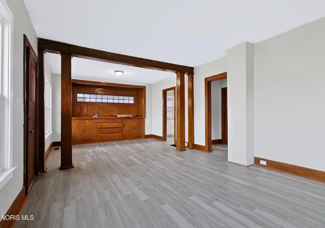 Photo 3 of Single family home for sale at 2053 Calumet Ave, Toledo, OH 43607 | MLS# 10014649 | Listing updated on 2026-10-26