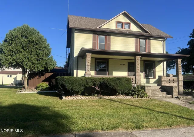 Single family home for sale at 1024 Tiffin St, Fremont, OH 43420 | MLS# 10012431