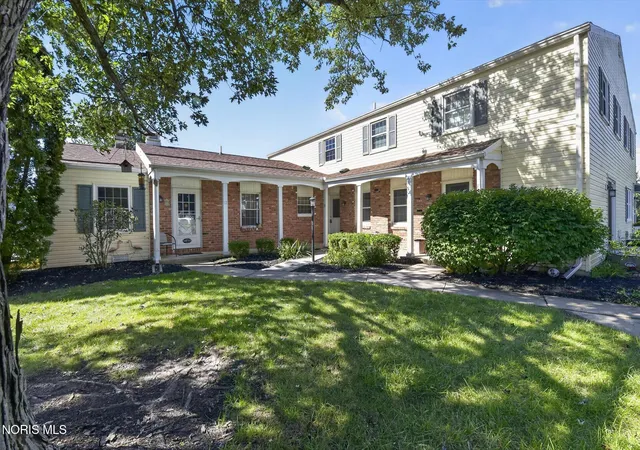 Listing Photo 4 - Condo for sale in building located at 160 Quail Rd, Perrysburg, OH 43551 - Unit #18