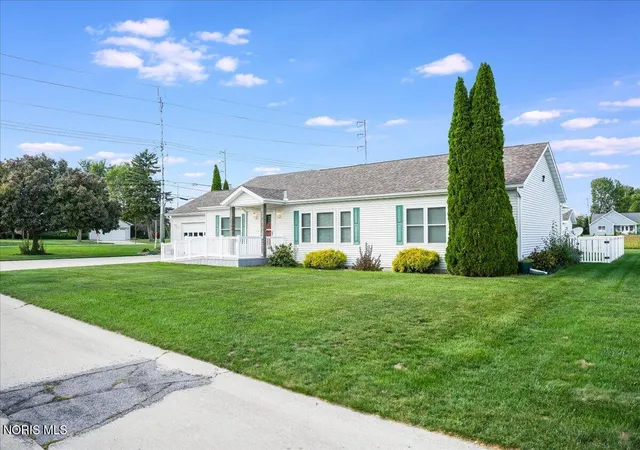 Photo 2 of Sale Pending at 980 N Harmony Dr, Napoleon, OH 43545 | MLS# 10012424 | Listing updated on 2026-09-19