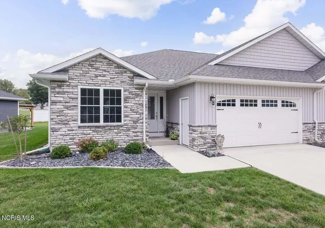 Photo 2 of Single family home for sale at 777 Clairmont Ave, Napoleon, OH 43545 | MLS# 10012449 | Listing updated on 2026-09-27