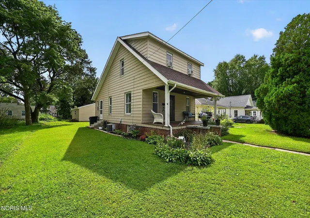 Photo 2 of Single family home for sale at 133 Curtis Ave, Bowling Green, OH 43402 | MLS# 10012525 | Listing updated on 2026-09-15