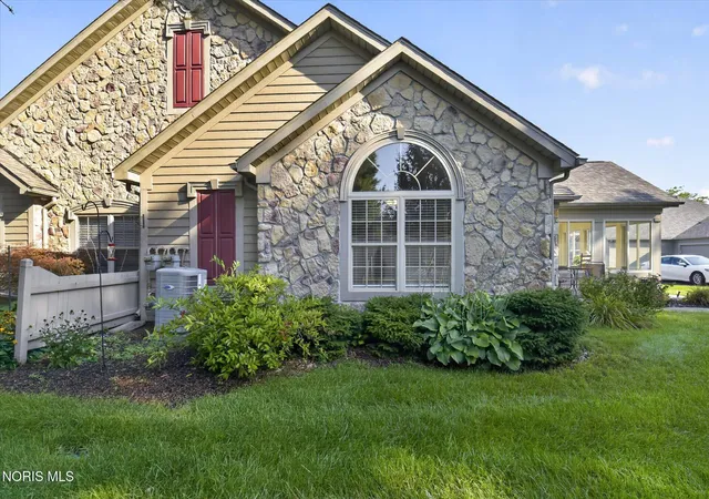 Photo 3 of Condo for sale at 9889 Connor Lake Cir, Perrysburg, OH 43551 | MLS# 10012925 | Listing updated on 2026-09-08