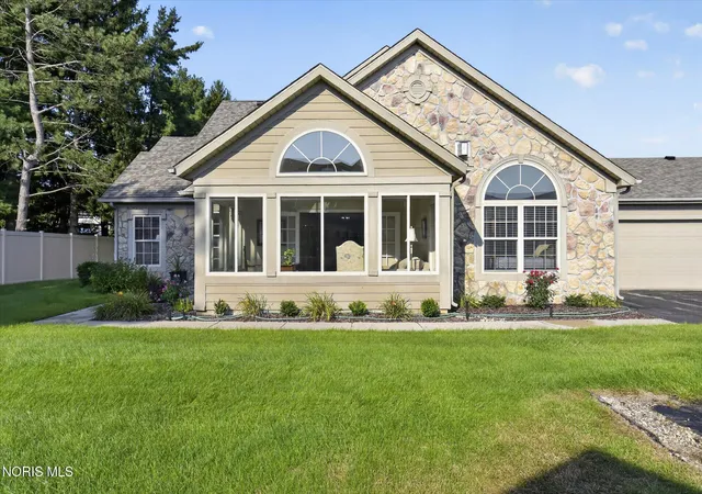 Photo 3 of Condo for sale at 9889 Connor Lake Cir, Perrysburg, OH 43551 | MLS# 10012925 | Listing updated on 2026-09-08