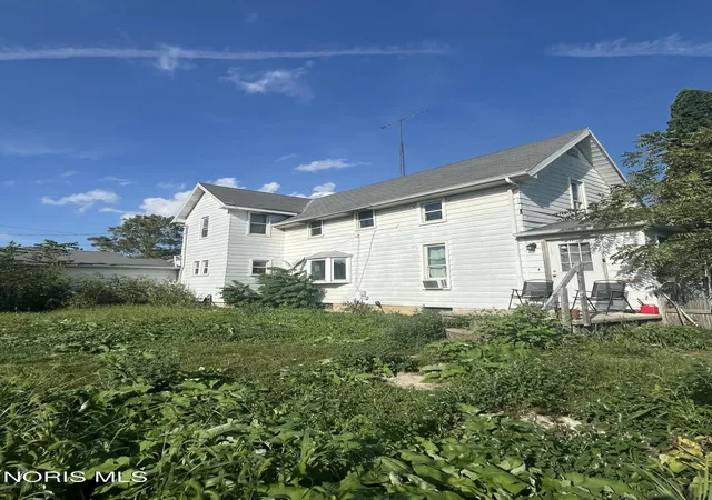 Photo 2 of Single family home for sale at 510 E Lytle St, Fostoria, OH 44830 | MLS# 10012996 | Listing updated on 2026-09-16