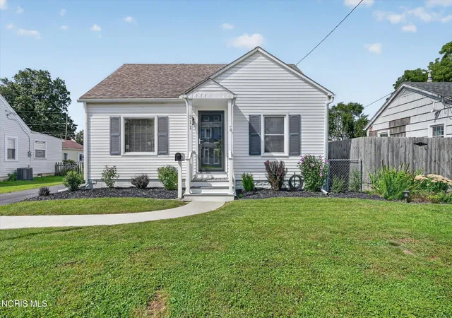 Photo 1 of Single family home for sale at 311 Clinton St, Maumee, OH 43537 | MLS# 10012979 | Listing updated on 2026-09-17