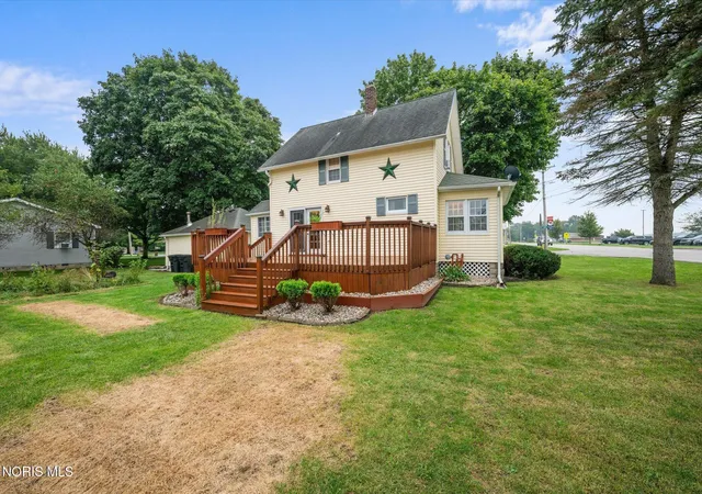 Photo 3 of Single family home for sale at 18746 North St, Tontogany, OH 43565 | MLS# 10012558 | Listing updated on 2026-09-21