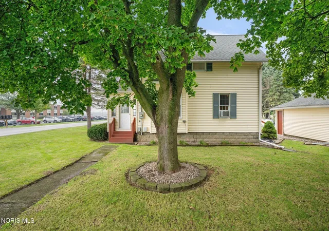 Photo 4 of Single family home for sale at 18746 North St, Tontogany, OH 43565 | MLS# 10012558 | Listing updated on 2026-09-21