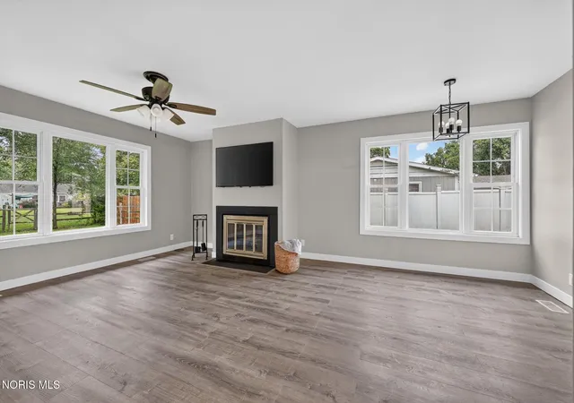 Photo 4 of Sale Pending at 5937 Graystone Dr, Sylvania, OH 43560 | MLS# 10012852 | Listing updated on 2026-09-30