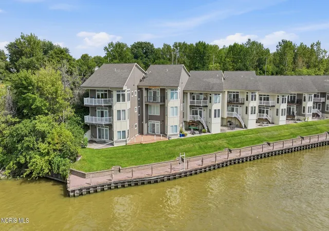 Listing Photo 5 - Condo for sale in building located at 846 Miami St, Toledo, OH 43605 - Unit # 6