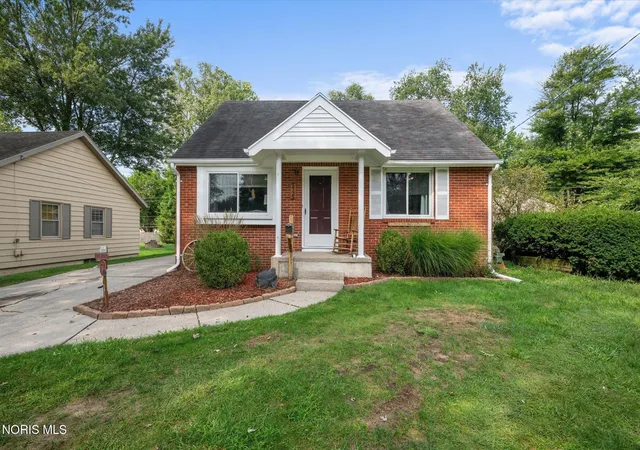 Photo 3 of Single family home for sale at 5725 Acres Rd, Sylvania, OH 43560 | MLS# 10012618 | Listing updated on 2026-09-08