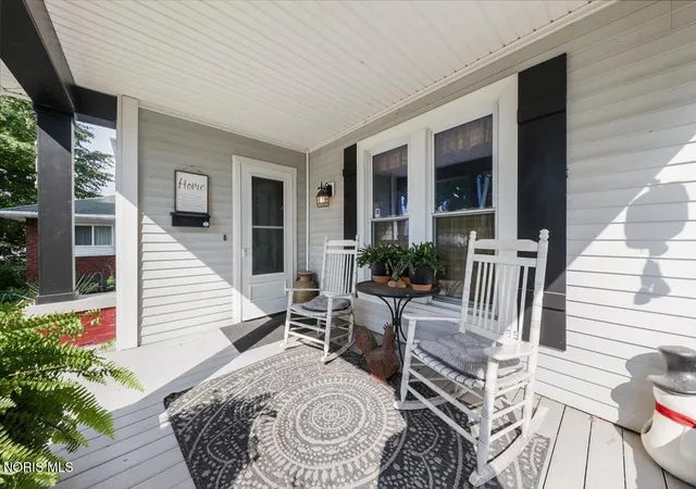 Photo 2 of Single family home for sale at 216 E Washington St, Napoleon, OH 43545 | MLS# 10012621 | Listing updated on 2026-10-05