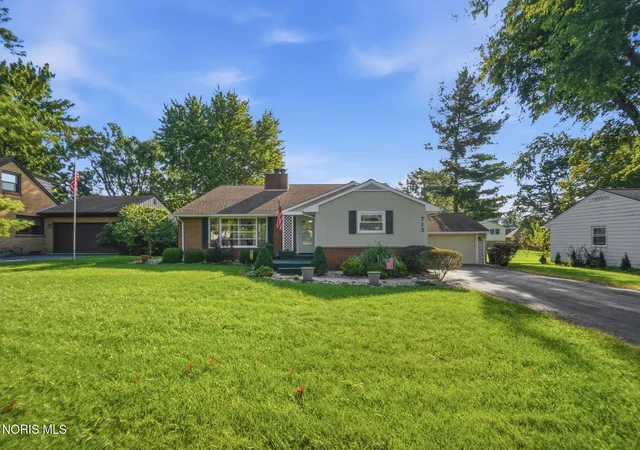 Photo 1 of Single family home for sale at 713 Lincolnshire Ln, Findlay, OH 45840 | MLS# 10012637 | Listing updated on 2026-10-05