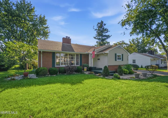 Photo 3 of Single family home for sale at 713 Lincolnshire Ln, Findlay, OH 45840 | MLS# 10012637 | Listing updated on 2026-10-05