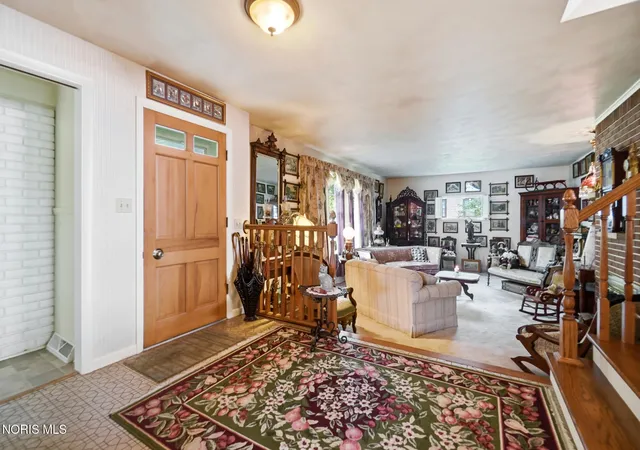 Photo 4 of Single family home for sale at 713 Lincolnshire Ln, Findlay, OH 45840 | MLS# 10012637 | Listing updated on 2026-10-05