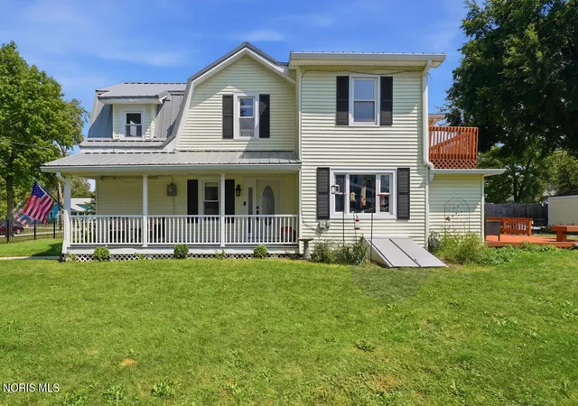 Photo 2 of Sale Pending at 340 E 5th St, Perrysburg, OH 43551 | MLS# 10012682 | Listing updated on 2026-09-08