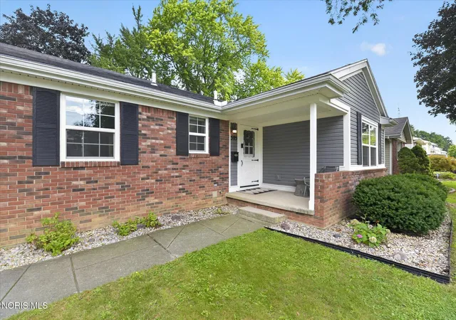 Photo 3 of Single family home for sale at 505 Meadow Springs Rd, Maumee, OH 43537 | MLS# 10012833 | Listing updated on 2026-09-09