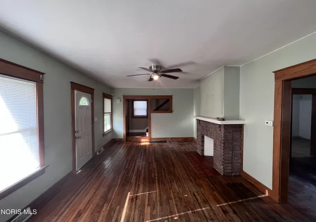 Photo 4 of Single family home for sale at 4322 N Lockwood Ave, Toledo, OH 43612 | MLS# 10012687 | Listing updated on 2026-09-03