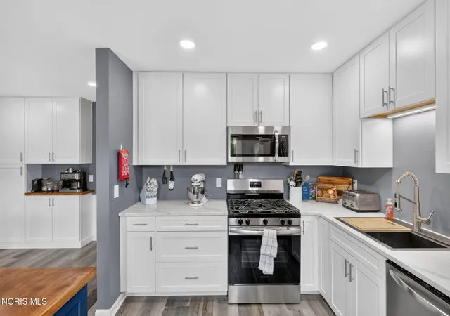 Listing Photo 4 - Condo for sale in building located at 6629 Gdn Rd, Maumee, OH 43537