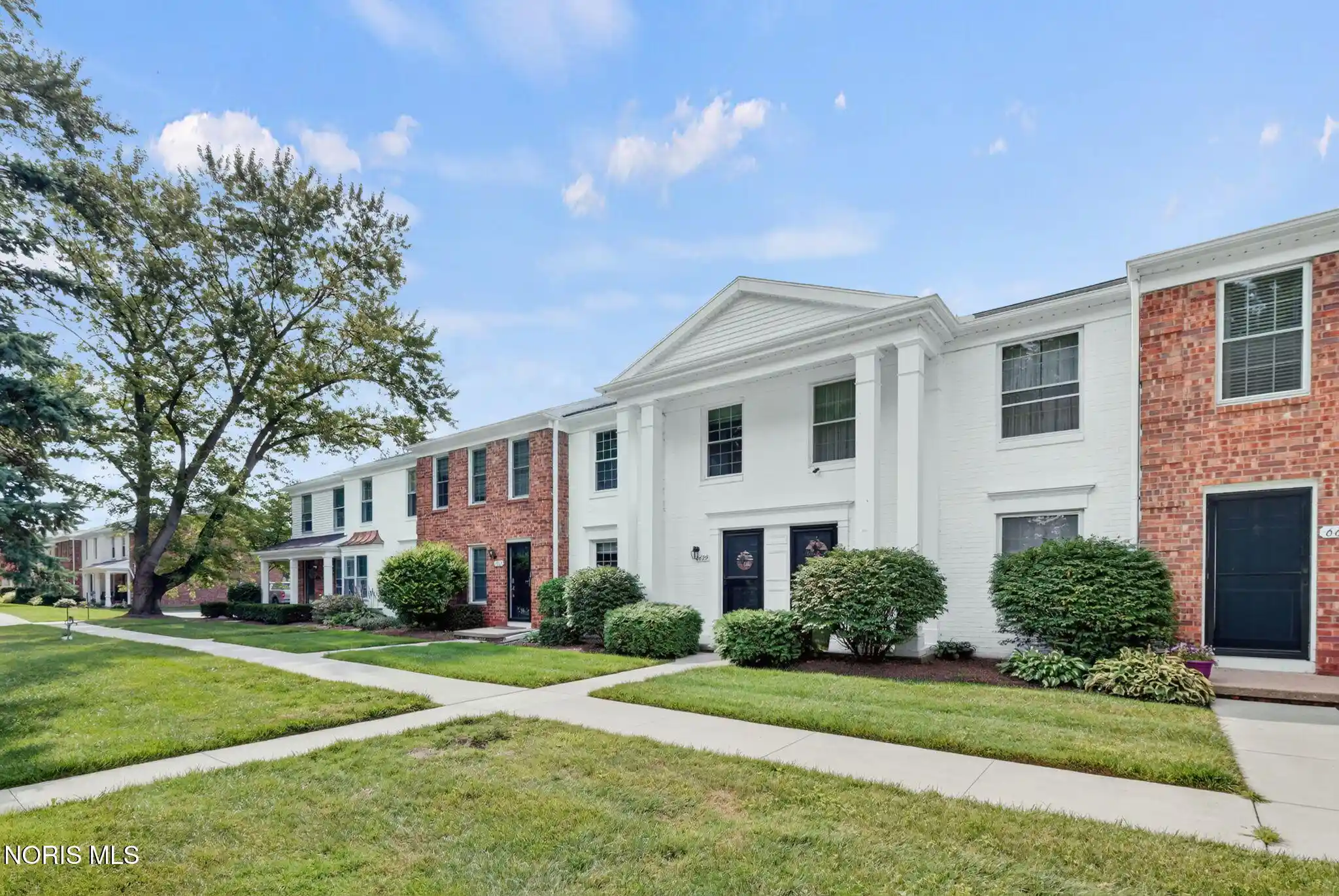 Listing Photo 1 - Condo for sale in 6629 Gdn Rd located at 6629 Gdn Rd, Maumee, OH 43537 - Unit 6629 Garden Rd