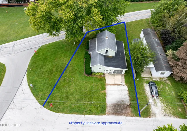 Photo 2 of Single family home for sale at 1374 Tiffin St, Fremont, OH 43420 | MLS# 10012697 | Listing updated on 2026-09-06