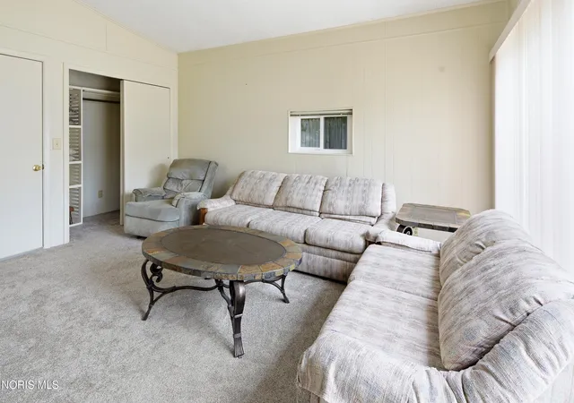 Photo 3 of Single family home for sale at 1374 Tiffin St, Fremont, OH 43420 | MLS# 10012697 | Listing updated on 2026-09-06