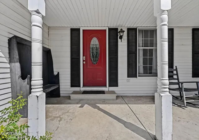 Photo 3 of Single family home for sale at 125 Cedar Ct, Perrysburg, OH 43551 | MLS# 10012698 | Listing updated on 2026-10-07