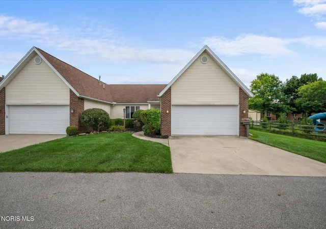 Photo 1 of Sale Pending at 4332 Townhouse Dr # F, Oregon, OH 43616 | MLS# 10012792 | Listing updated on 2026-10-06