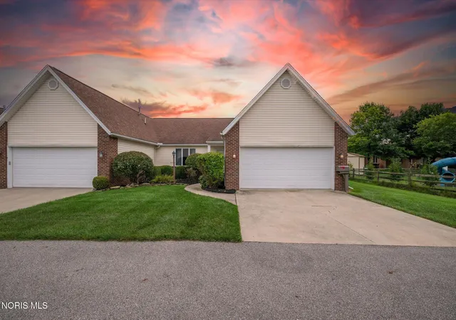 Photo 25 of Sale Pending at 4332 Townhouse Dr # F, Oregon, OH 43616 | MLS# 10012792 | Listing updated on 2026-10-06