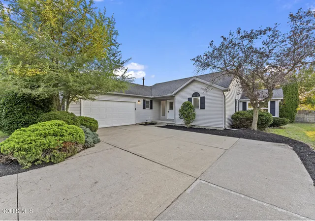 Photo 2 of Single family home for sale at 1101 N Main St, Clyde, OH 43410 | MLS# 10012940 | Listing updated on 2026-09-14