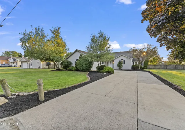 Photo 3 of Single family home for sale at 1101 N Main St, Clyde, OH 43410 | MLS# 10012940 | Listing updated on 2026-09-14
