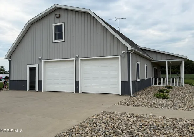 Photo 3 of Sale Pending at 8910 Rosebrook Rd, Sherwood, OH 43556 | MLS# 10012783 | Listing updated on 2026-09-05