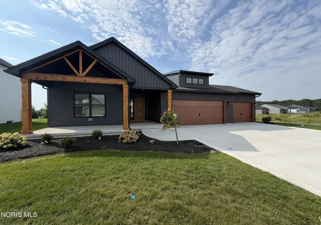 Photo 2 of Single family home for sale at 5048 Magnolia Dr, Oregon, OH 43616 | MLS# 10012716 | Listing updated on 2026-09-21
