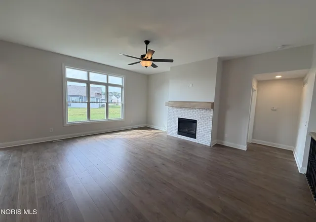 Photo 3 of Single family home for sale at 5048 Magnolia Dr, Oregon, OH 43616 | MLS# 10012716 | Listing updated on 2026-09-21