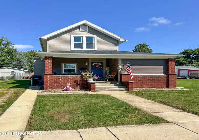Photo 2 of Single family home for sale at 292 W Market St, Tiffin, OH 44883 | MLS# 10012961 | Listing updated on 2026-10-06