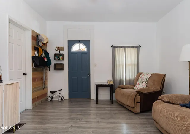Photo 3 of Single family home for sale at 292 W Market St, Tiffin, OH 44883 | MLS# 10012961 | Listing updated on 2026-10-06