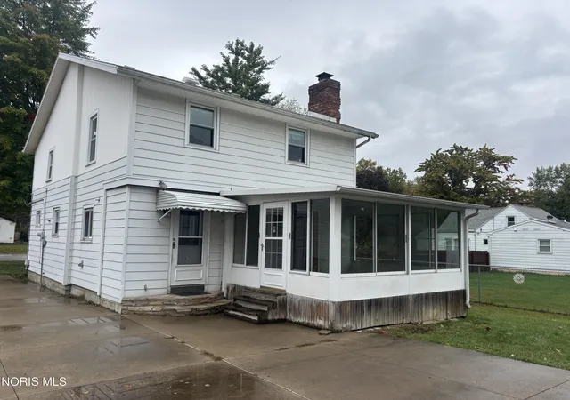 Photo 2 of Single family home for sale at 3422 N Mccord Rd, Toledo, OH 43617 | MLS# 10013686 | Listing updated on 2026-10-26