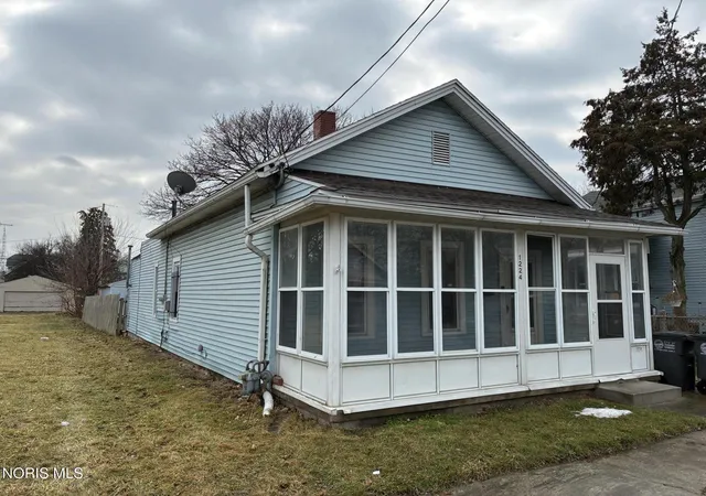 Photo 2 of Single family home for sale at 1224 N Michigan St, Toledo, OH 43604 | MLS# 10012789 | Listing updated on 2026-09-02